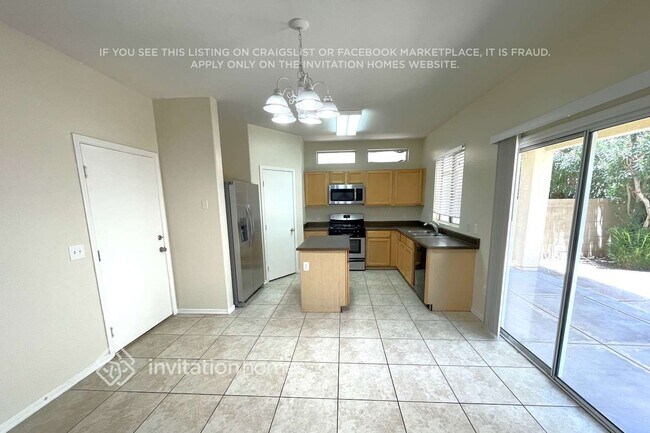 Foto del edificio - 4170 E Betsy Ln