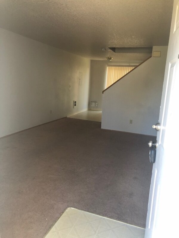 Building Photo - 2933 SE 38th Ct