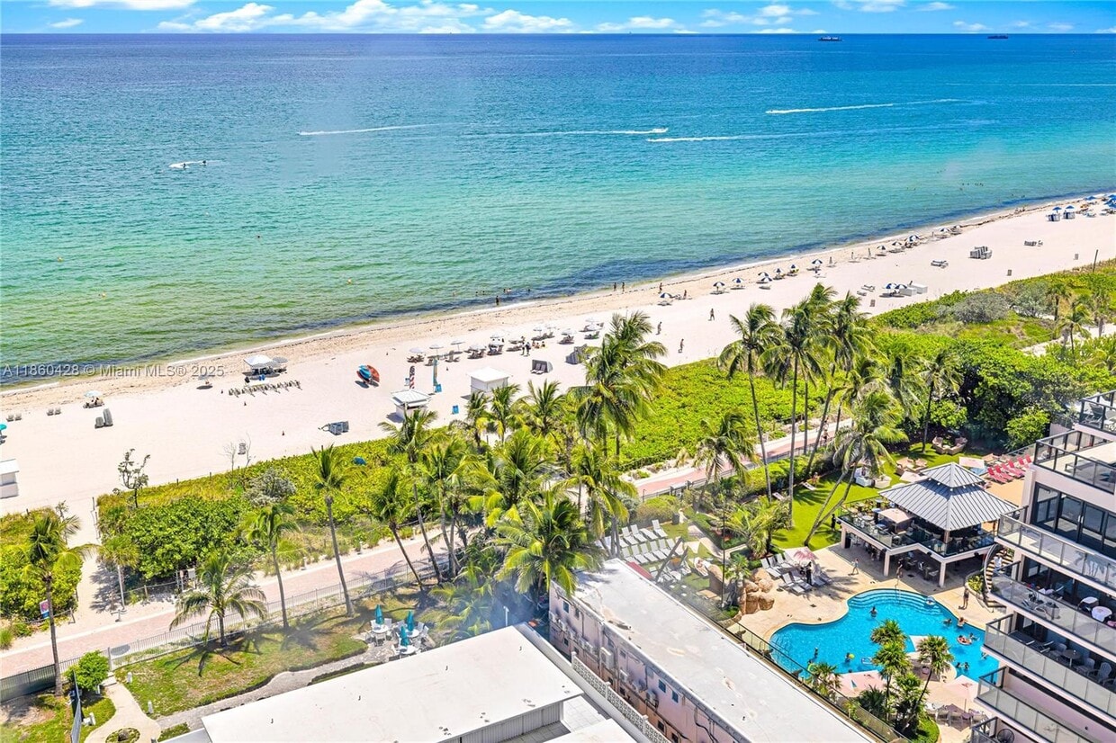 Foto principal - 5255 Collins Ave