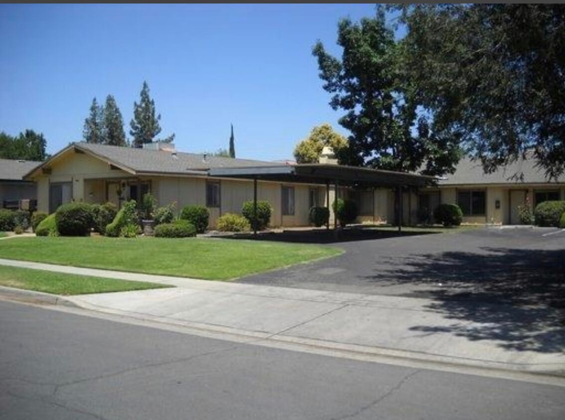 3024 W Pontiac Way Unit 104, Fresno, CA 93722 Room for Rent in Fresno