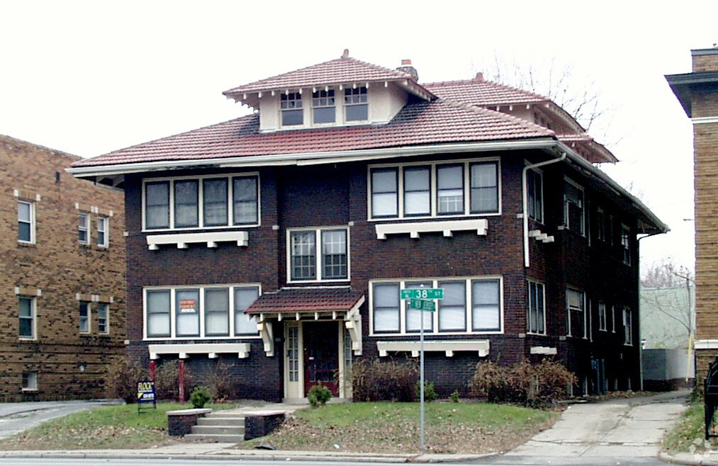 Building Photo - 401-403 E 38th St