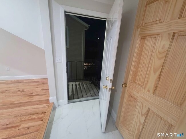 Foto del edificio - 564 Fairfield Ave