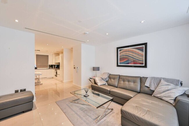Foto del edificio - 2155-2155 Chester Dr