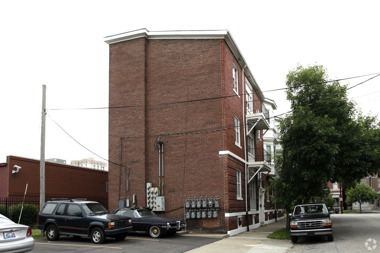 Building Photo - 100 Caldwell St