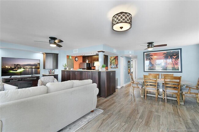 Foto del edificio - 311 Golfview Cir