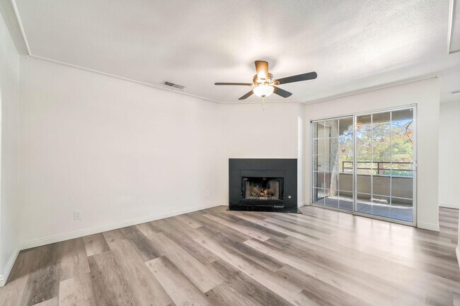 Building Photo - 2200 S Fort Apache Rd
