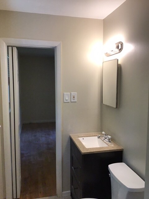 Foto del edificio - 429 Nicewood Dr