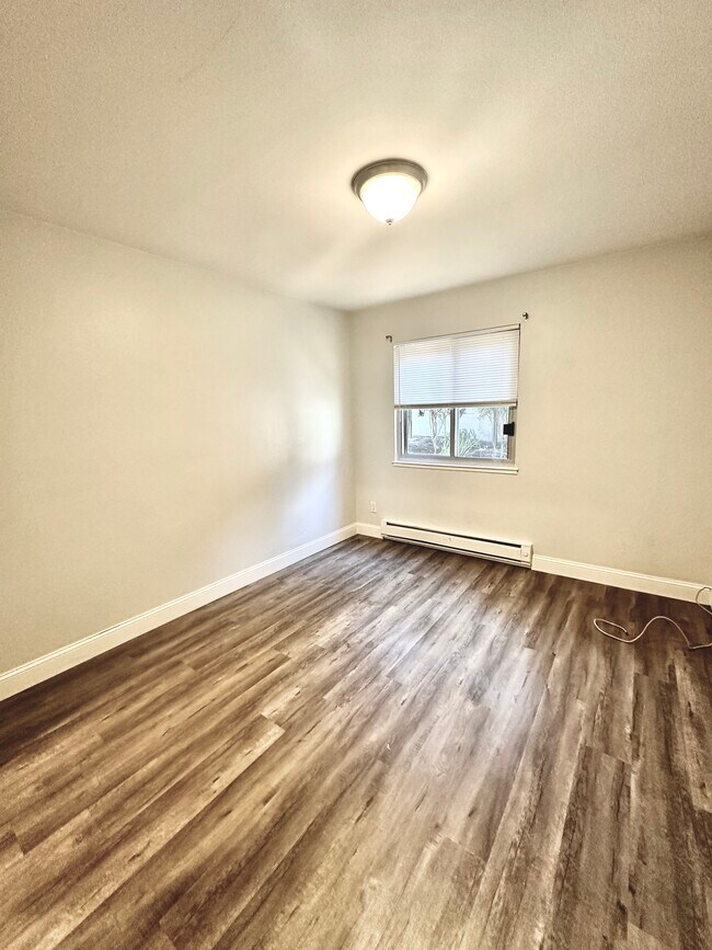 Bedroom - 401 Piccadilly Pl