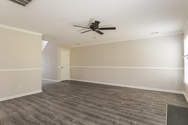 Foto del edificio - 4033 Griffis Glen Dr