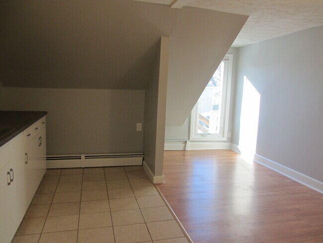 Photo - 15 St Marys St Apartment