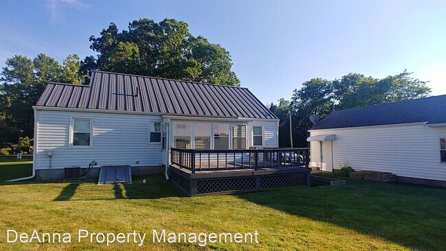 Building Photo - 3 br, 1 bath House - 37800 Capel Rd