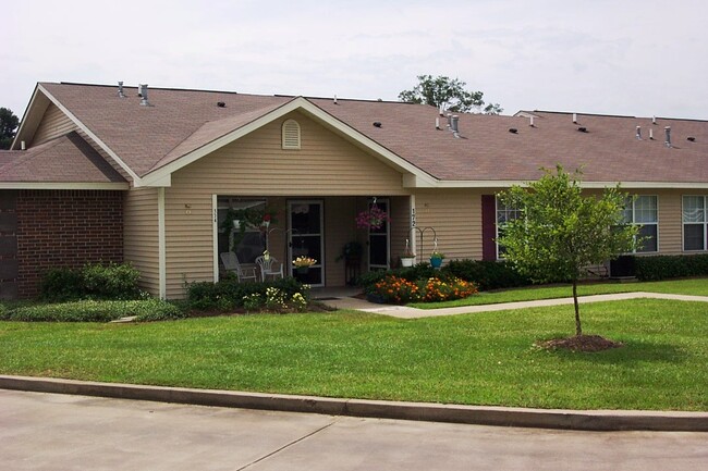 Claiborne Creek - 397-1998 - Monroe Housing Properties for Retired Living