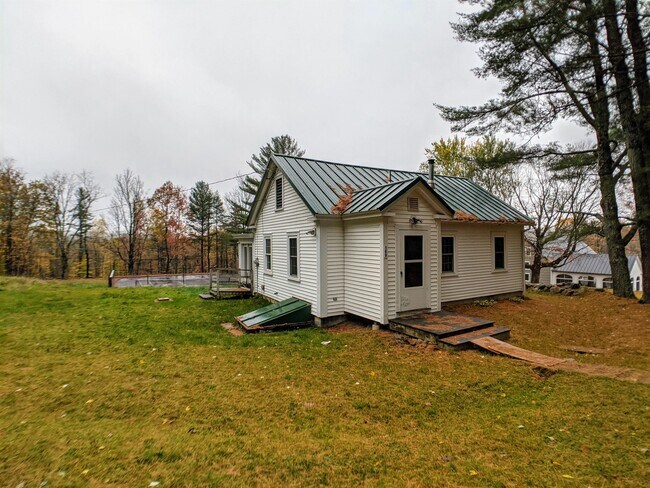 Building Photo - 169 Range Rd