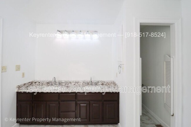 Foto del edificio - 10116 S Fulton Ave