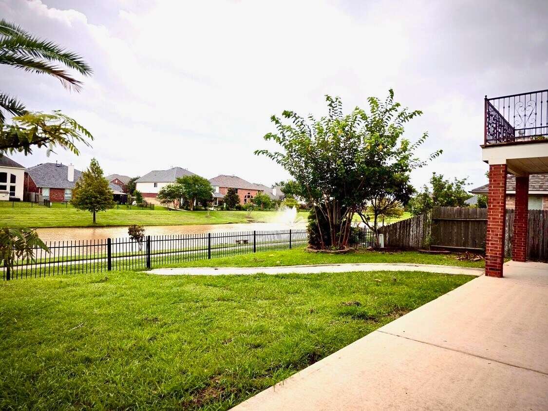 Primary Photo - 11215 Burmese Ln