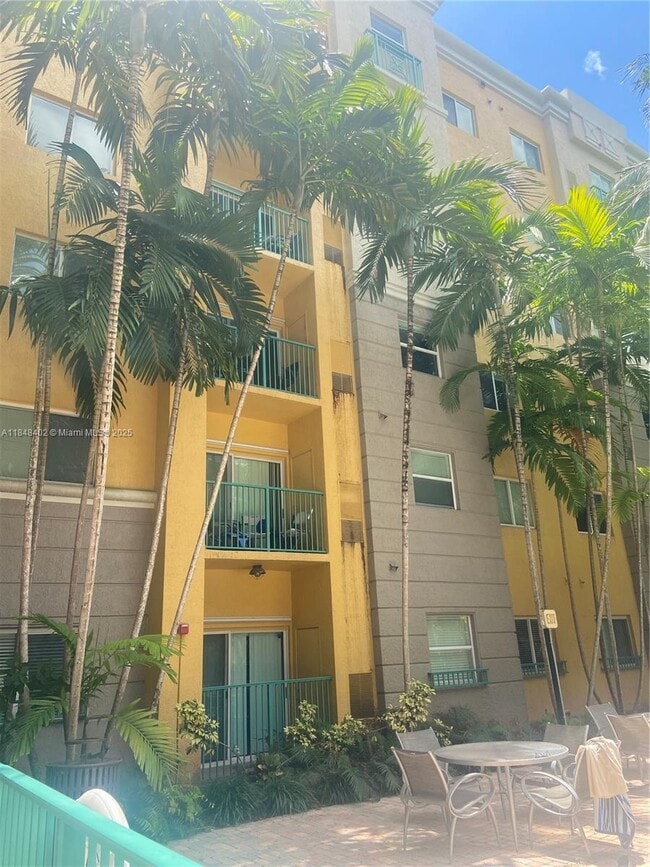 Foto del edificio - 6001 SW 70th St