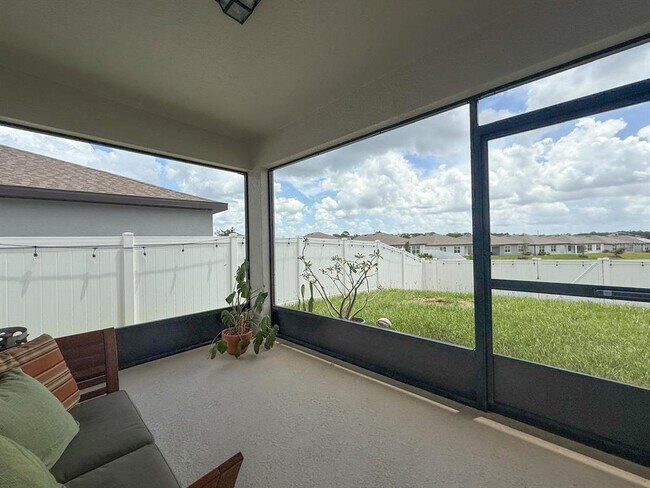 Foto del edificio - 580 Pine Tree Blvd