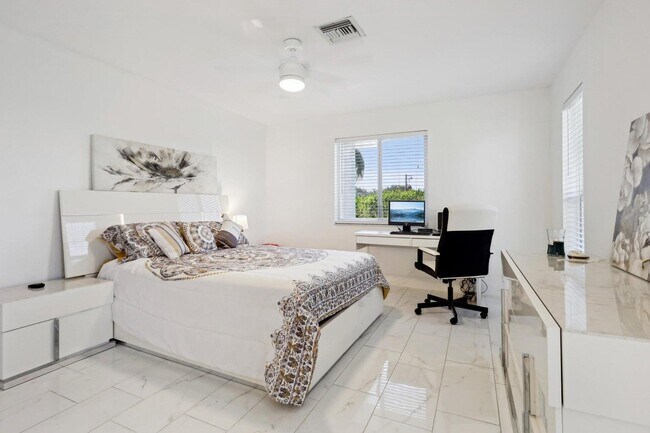 Foto del edificio - 2835 SW 13th St