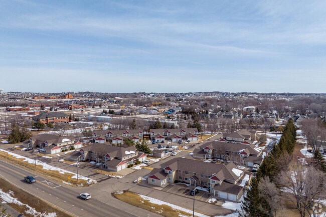 Aerial Photo - Lakeville Court