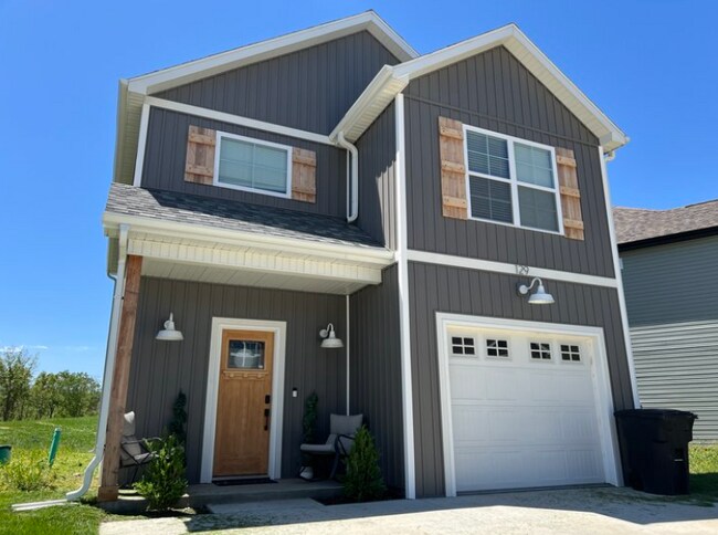 Building Photo - 115 Sierra Cir