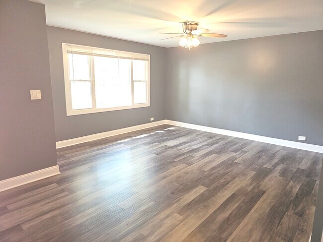 Foto del edificio - 339 E Wayne Pl