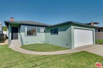 Building Photo - 431 W Acacia Ave