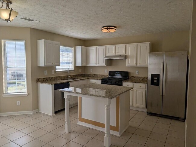 Building Photo - 347 Springhaven Way SE