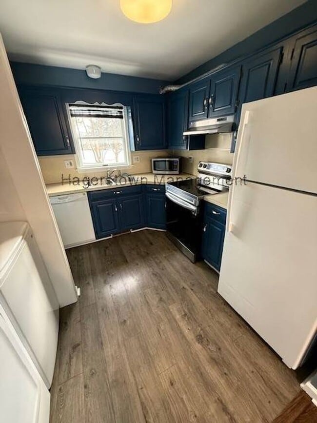 Building Photo - 528 Virginia Ave