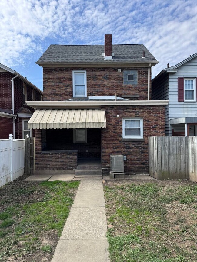 Foto del edificio - Gorgeous Fully Renovated 4-Bed 1-Bath House In Christy Park!!!