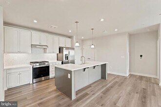 Building Photo - 4399 Peach Lily Ln