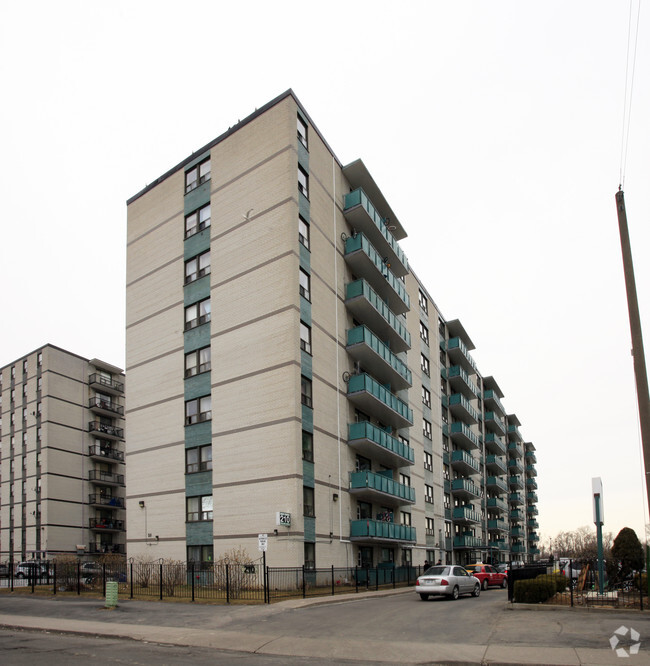 Building Photo - 210 Woolner Ave