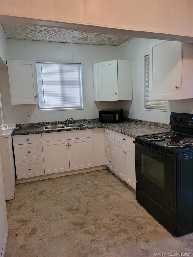 Building Photo - 406 Foster Rd