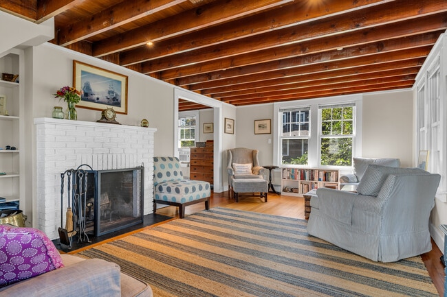 Foto del edificio - 27 Ridgewood Ave
