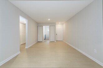 Building Photo - Village Park Apartments