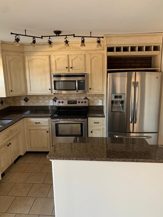 Building Photo - 2668 Arthurs Ct