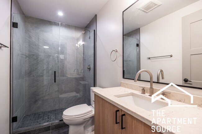 Foto del edificio - 1330 W Estes Ave