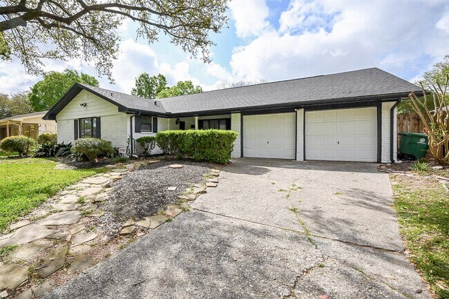 Foto del edificio - 9535 Meadowbriar Ln