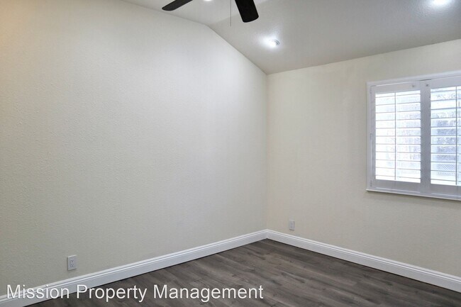 Building Photo - 4 br, 2.5 bath House - 36095 Easterday Way