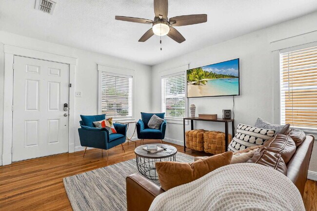 Building Photo - Fully Furnished Rental in Tech Terrace!!!