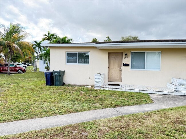Foto del edificio - 5817 NW 37th St