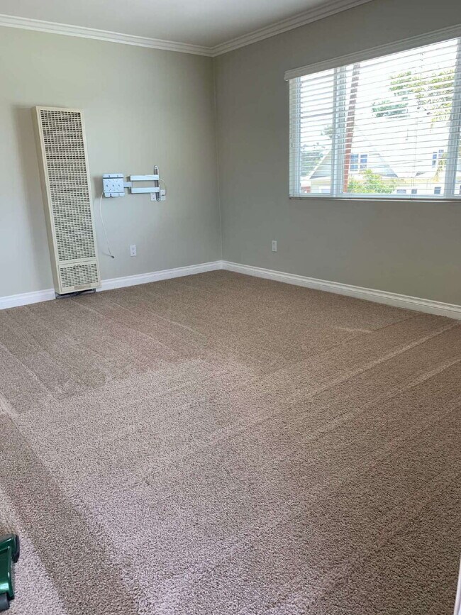 Building Photo - $2,450 - 1 Bed / 1 Bath Charming Condo in Hillcrest