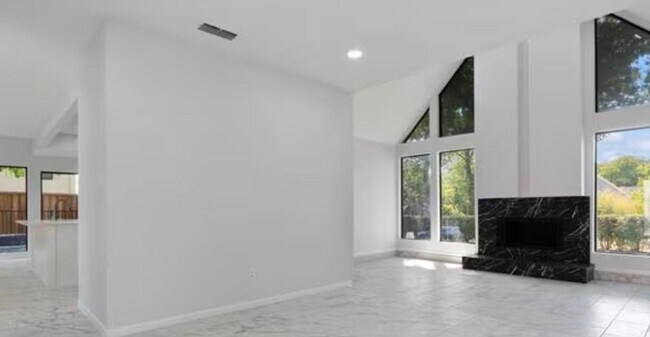 Foto del edificio - 17250 Stedman Dr