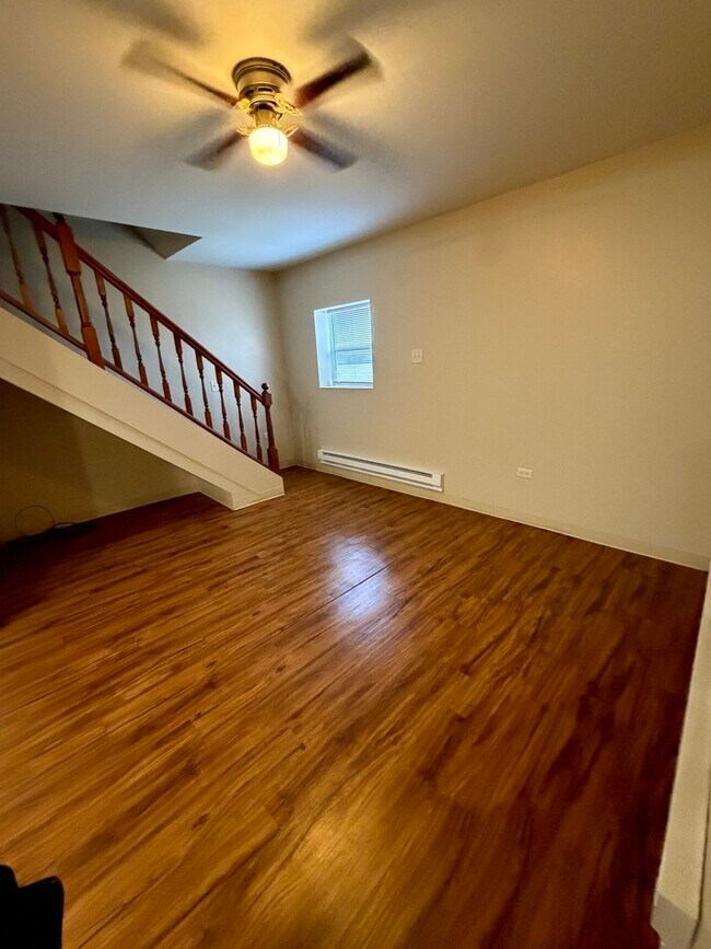 Foto del edificio - 690 W Judson St