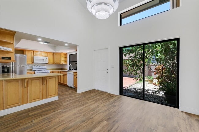Building Photo - 10516 SW 112th Ave