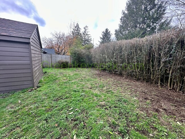 Building Photo - Charming 1 Bed 1 Bath with Huge Yard