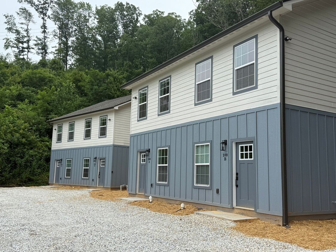 Newly Built 2 Bedroom 2.5 Bath - Newly Built 2 Bedroom 2.5 Bath