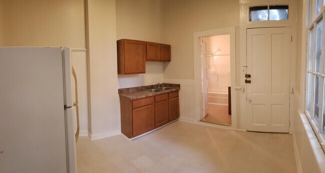 Foto del edificio - 718 Pleasant St