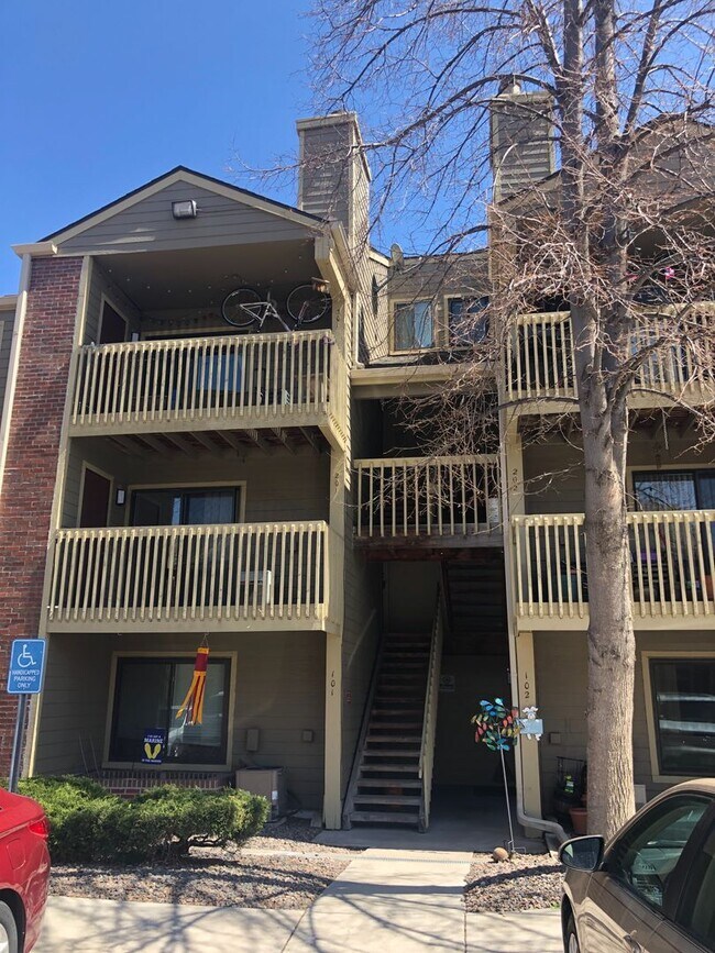 Foto del edificio - 2 bed/2 bath condo in Arvada