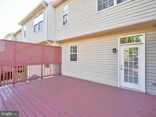 Building Photo - 20824 Shamrock Glen Cir