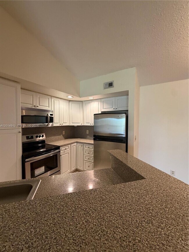 Foto del edificio - 12950 Vista Isles Dr